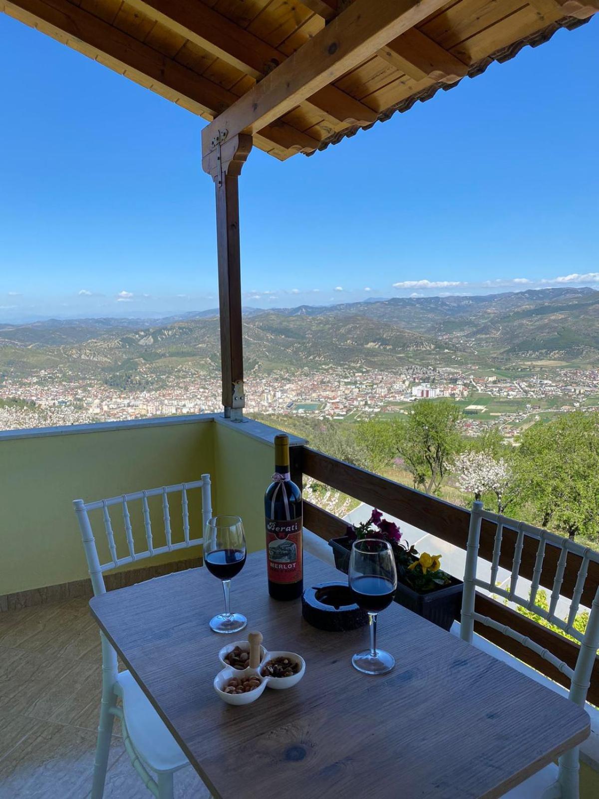 Vila Dean Berat Bagian luar foto