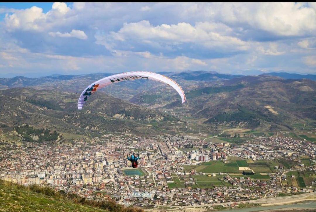Vila Dean Berat Bagian luar foto