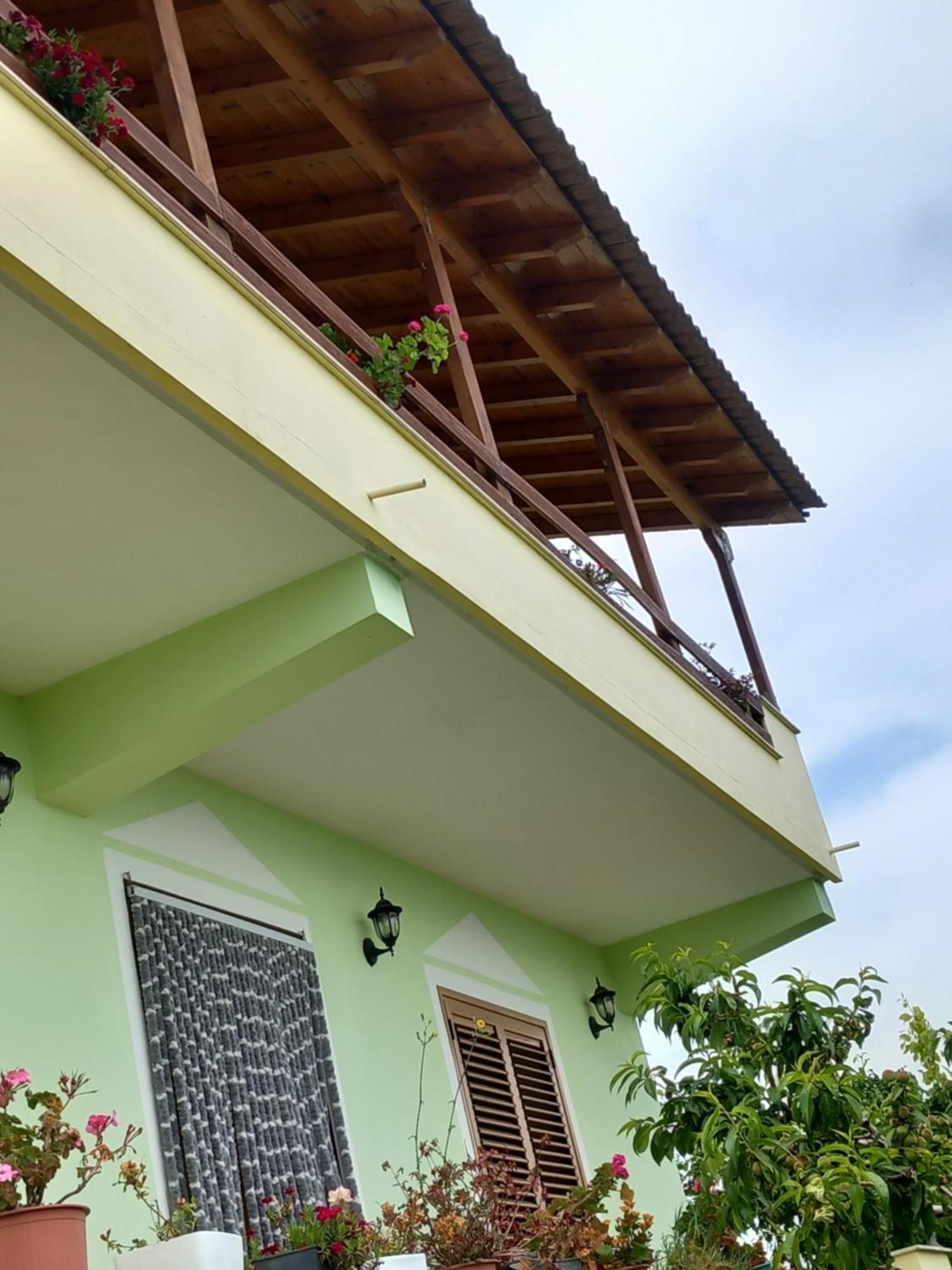 Vila Dean Berat Bagian luar foto